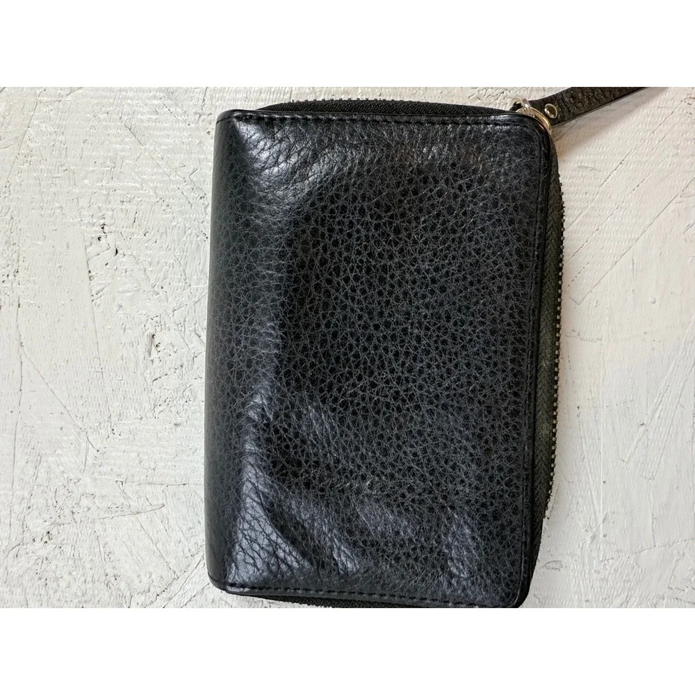 Kate Spade NY Black Leather Zip Wallet Wristlet with Striped Lining PWRU3997‎